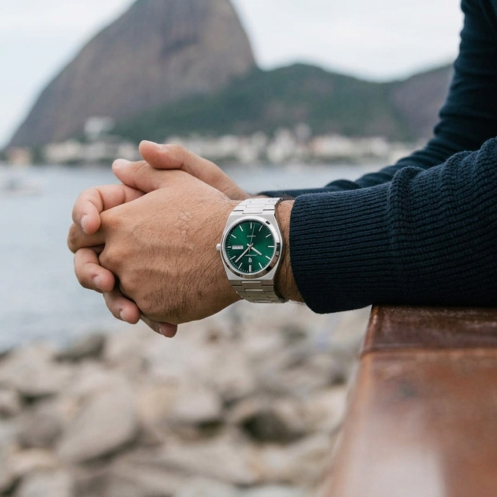 Quartz Watch – Stainless Steel Emerald Green Edition