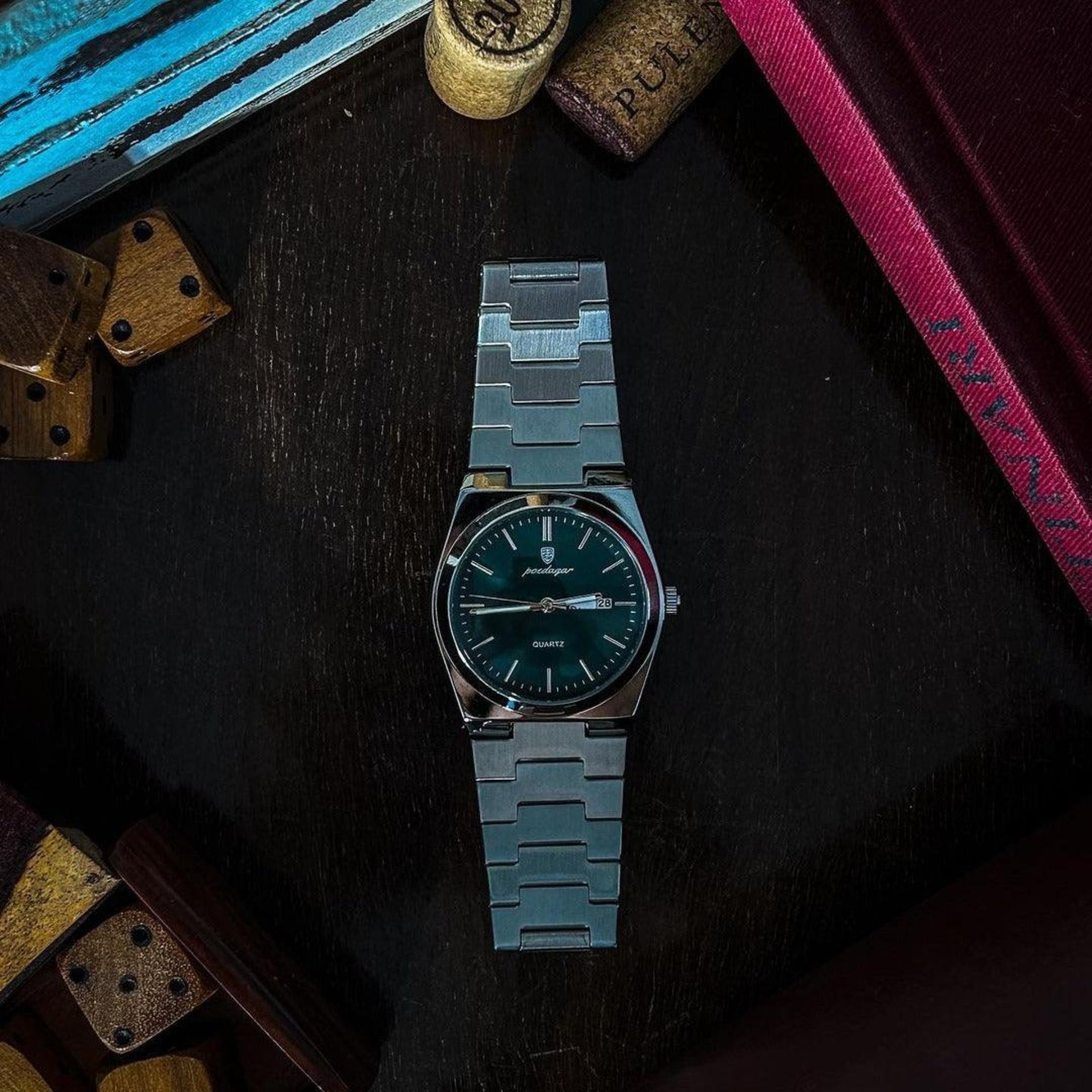 Quartz Watch – Stainless Steel Emerald Green Edition
